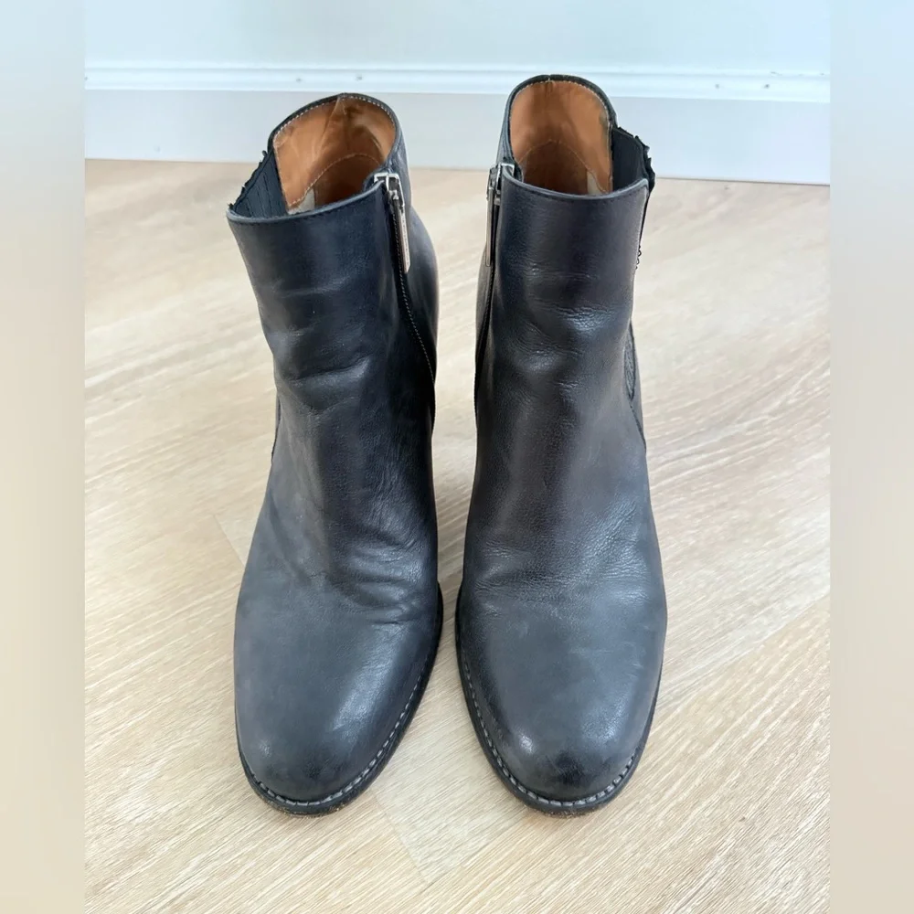 Aquatalia black leather boots made in Italy size 9.5